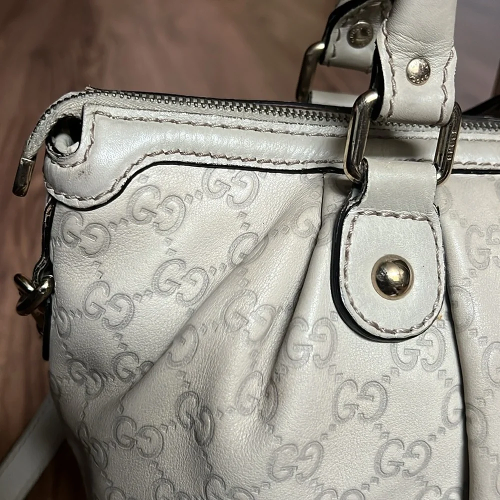 A 236 - 💯% authentic Gucci shoulder bag - Picture 9 of 16